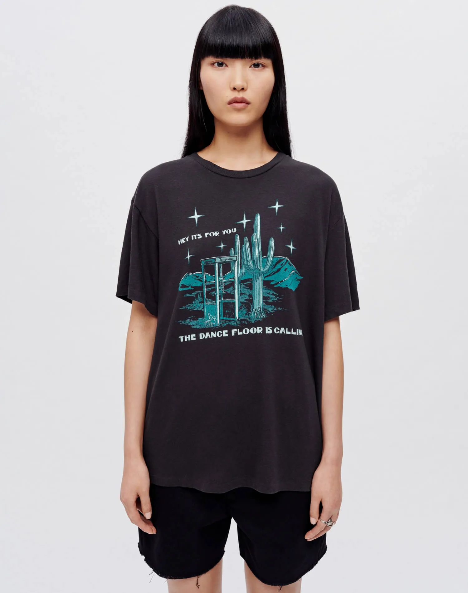 90s Easy Dancefloor Calling Tee - Washed Black