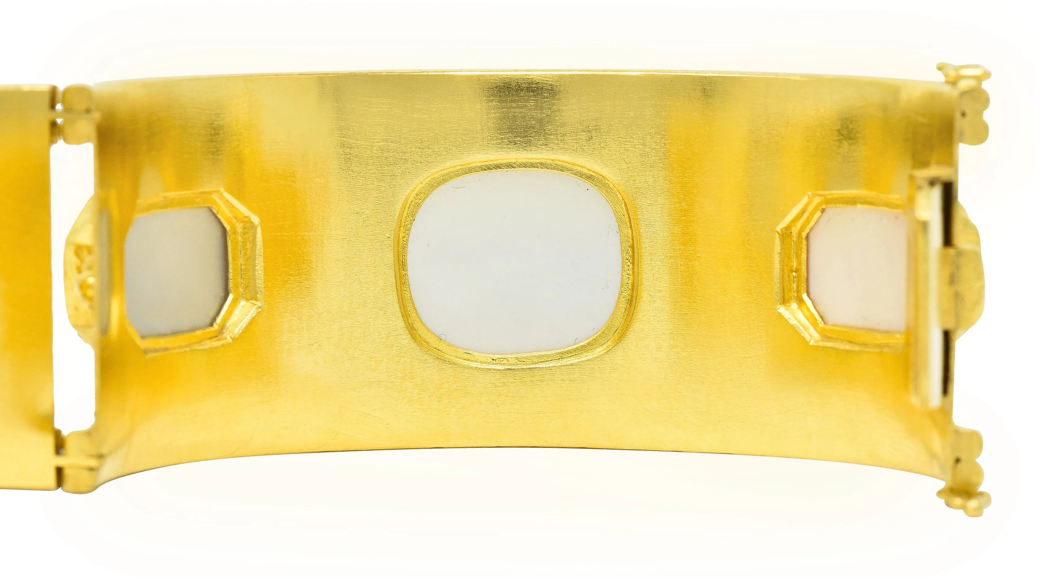 Elizabeth Locke Intaglio 19 Karat Hammered Gold Bangle Bracelet