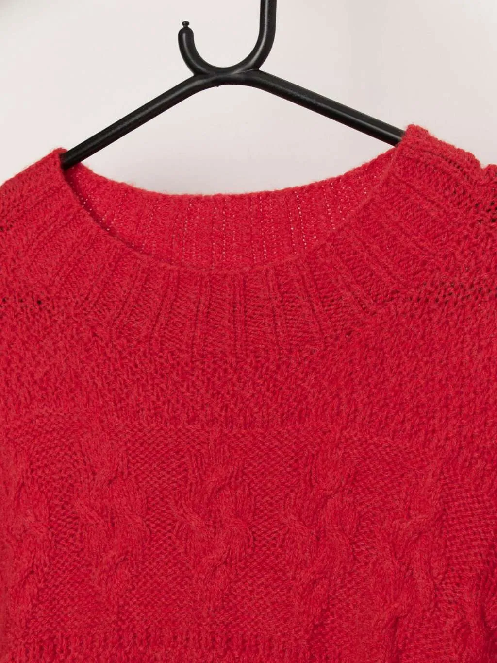 Hand knitted vintage red cable knit jumper – Large