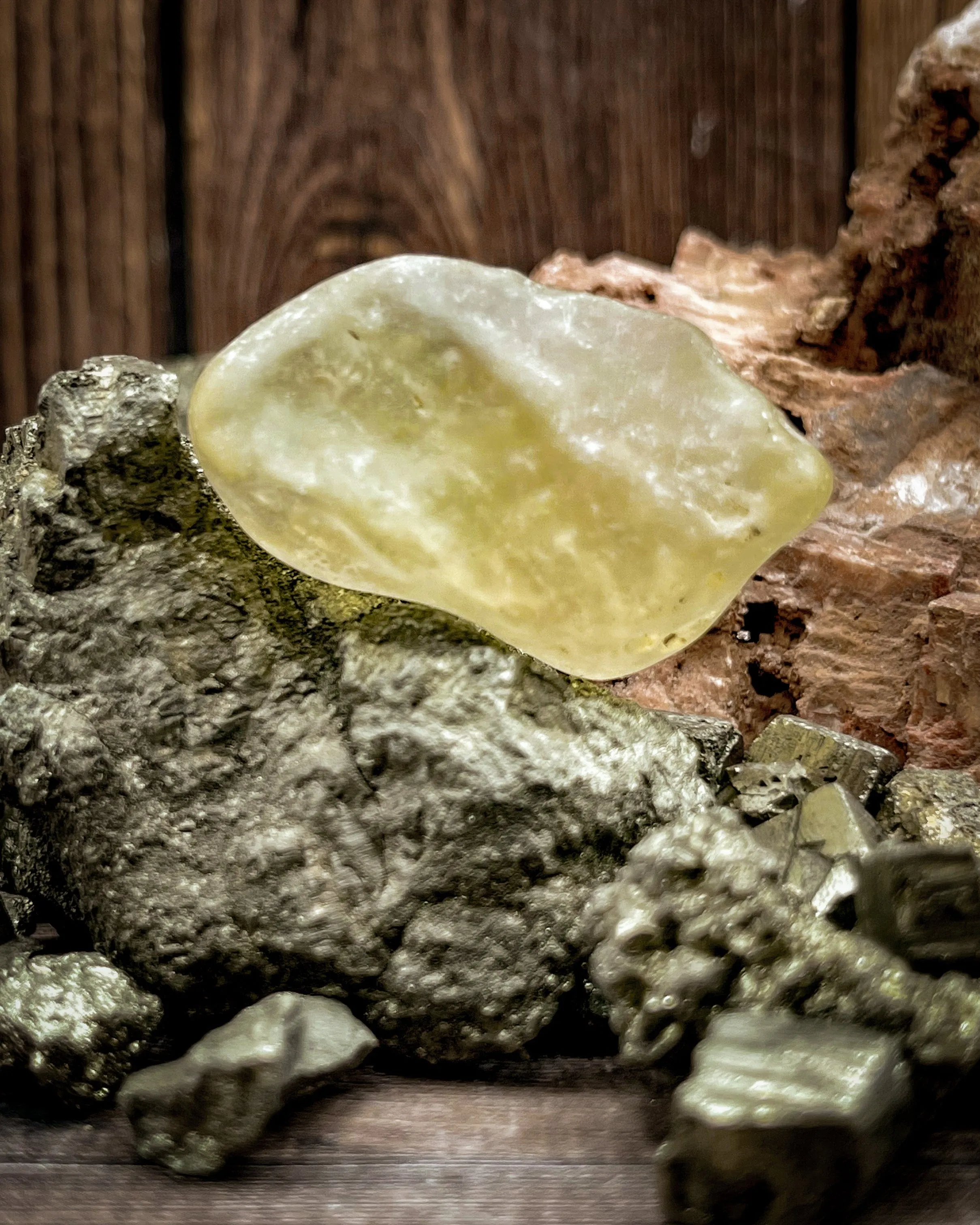 Libyan Gold Tektite, 10.6g