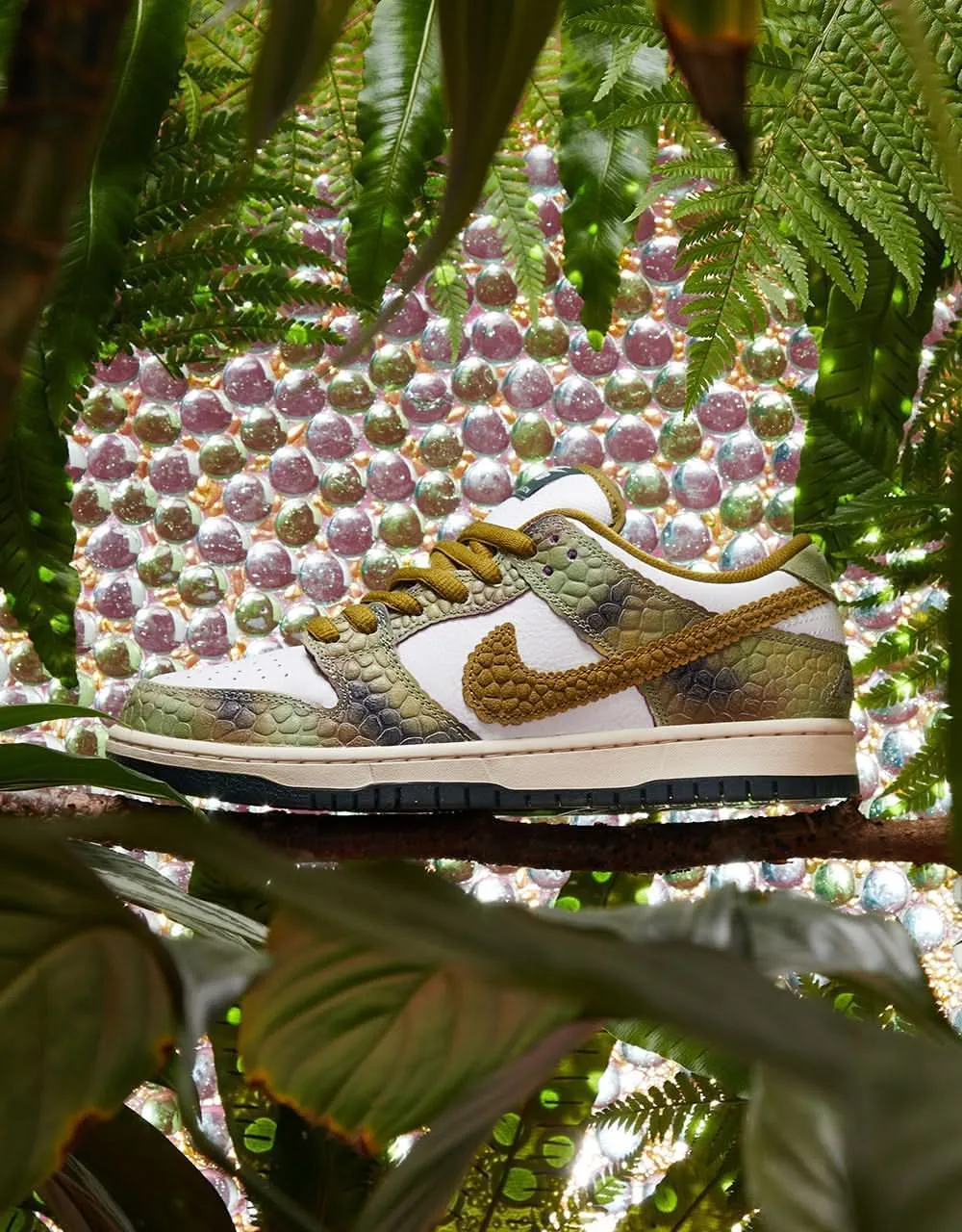 Nike SB 'Alexis Chameleon' Dunk Low Pro QS Skate Shoes - Oil Green/Desert Moss-White