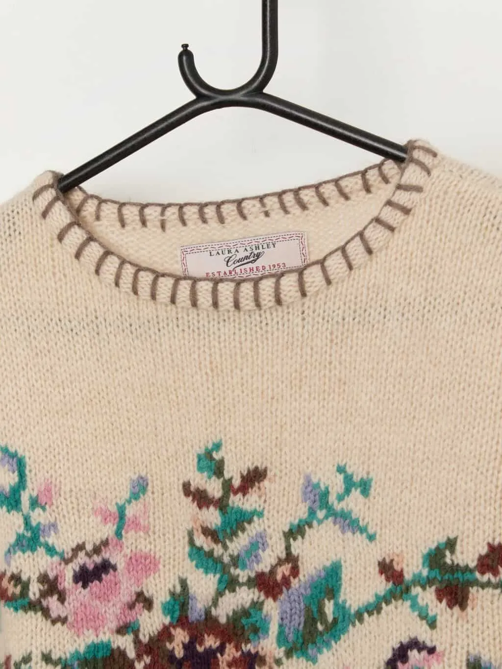 Vintage Laura Ashley knitted wool jumper with large bouquet design – Medium